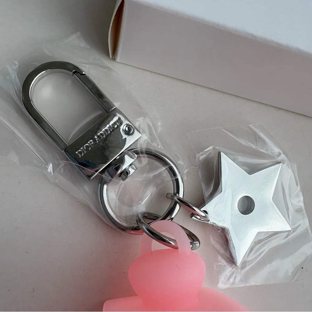 Dior Soft Pink Silicone Lip Oil Holder Key Ring with Star Charm - Picture 8 of 10